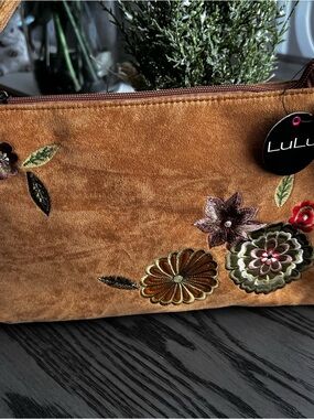 🌺 New! Vintage LuLu Tan Suede Purse w Intricate Floral Embroidery